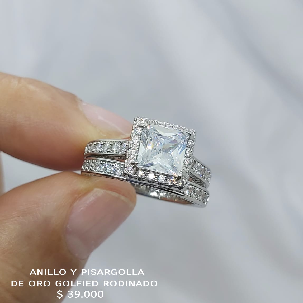 Anillo de oro golfield rodinado