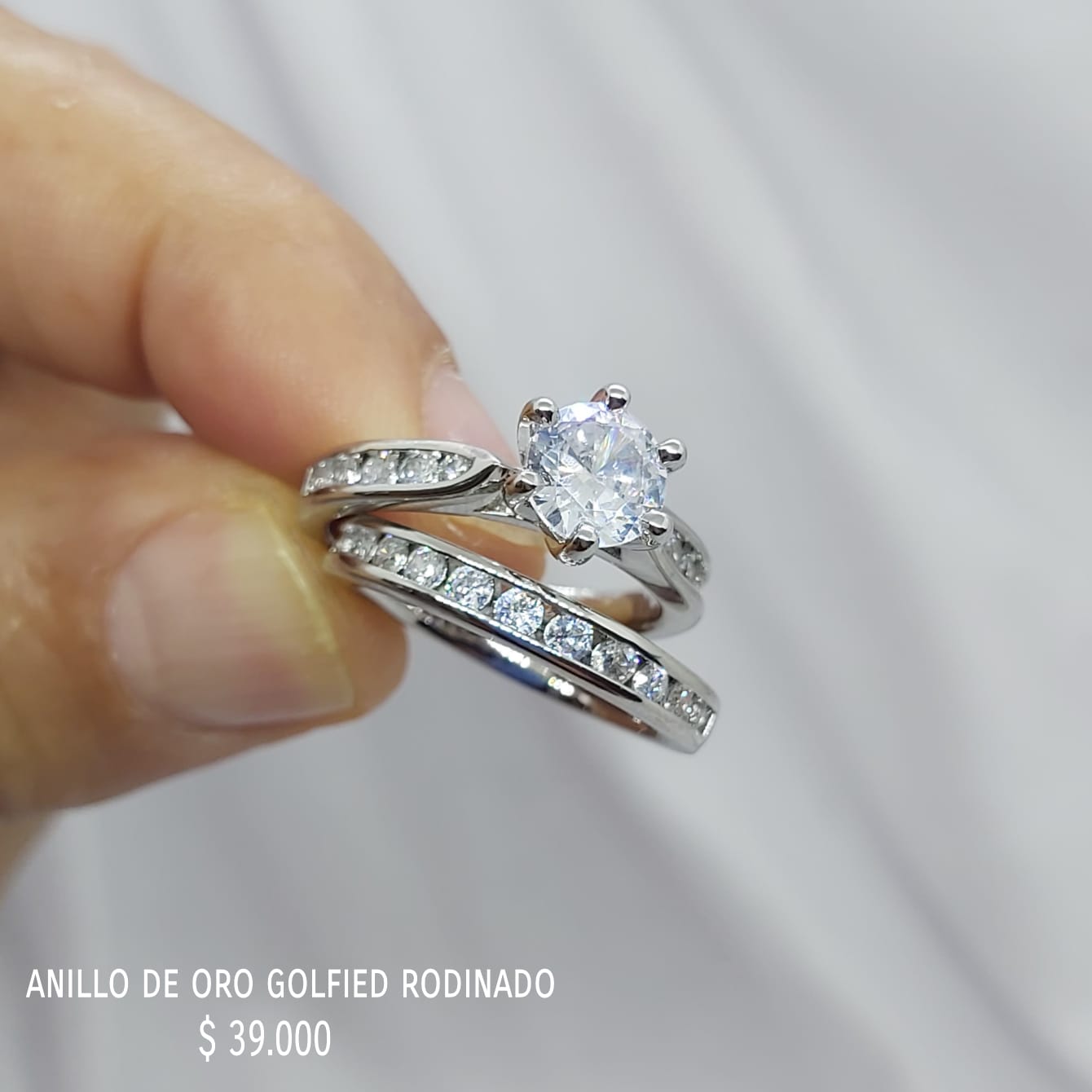 Anillo de oro golfield rodinado