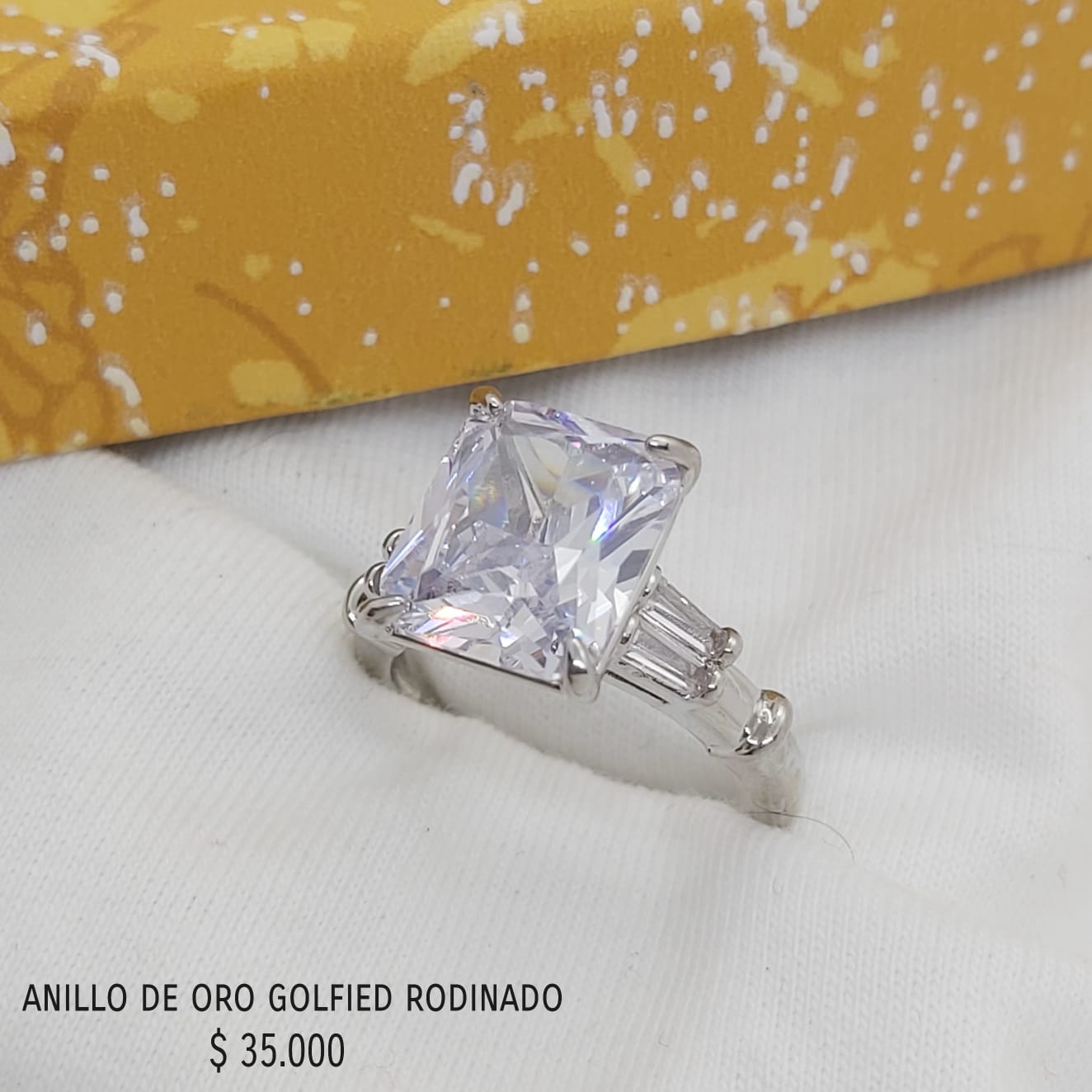 Anillo de oro golfield rodinado