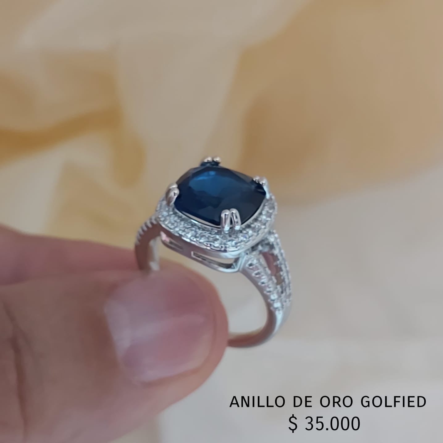Anillo de oro golfield