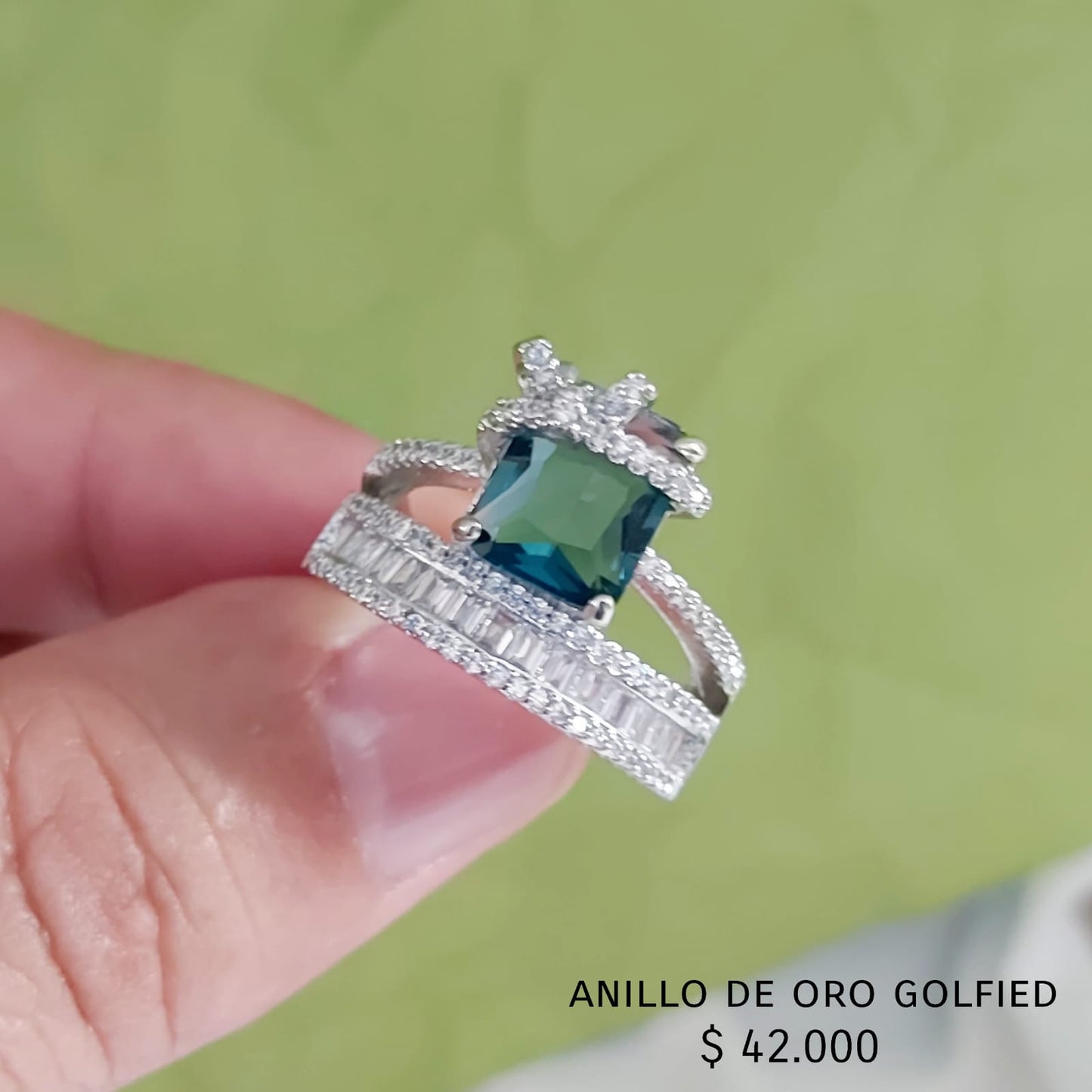 Anillo de oro golfield