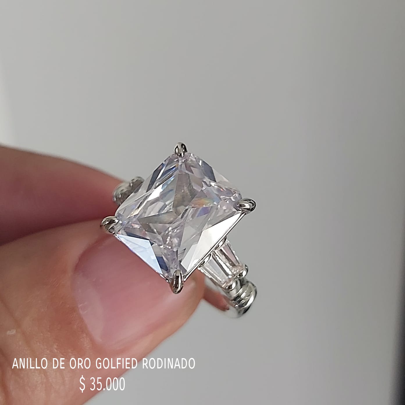 Anillo de oro golfield rodinado