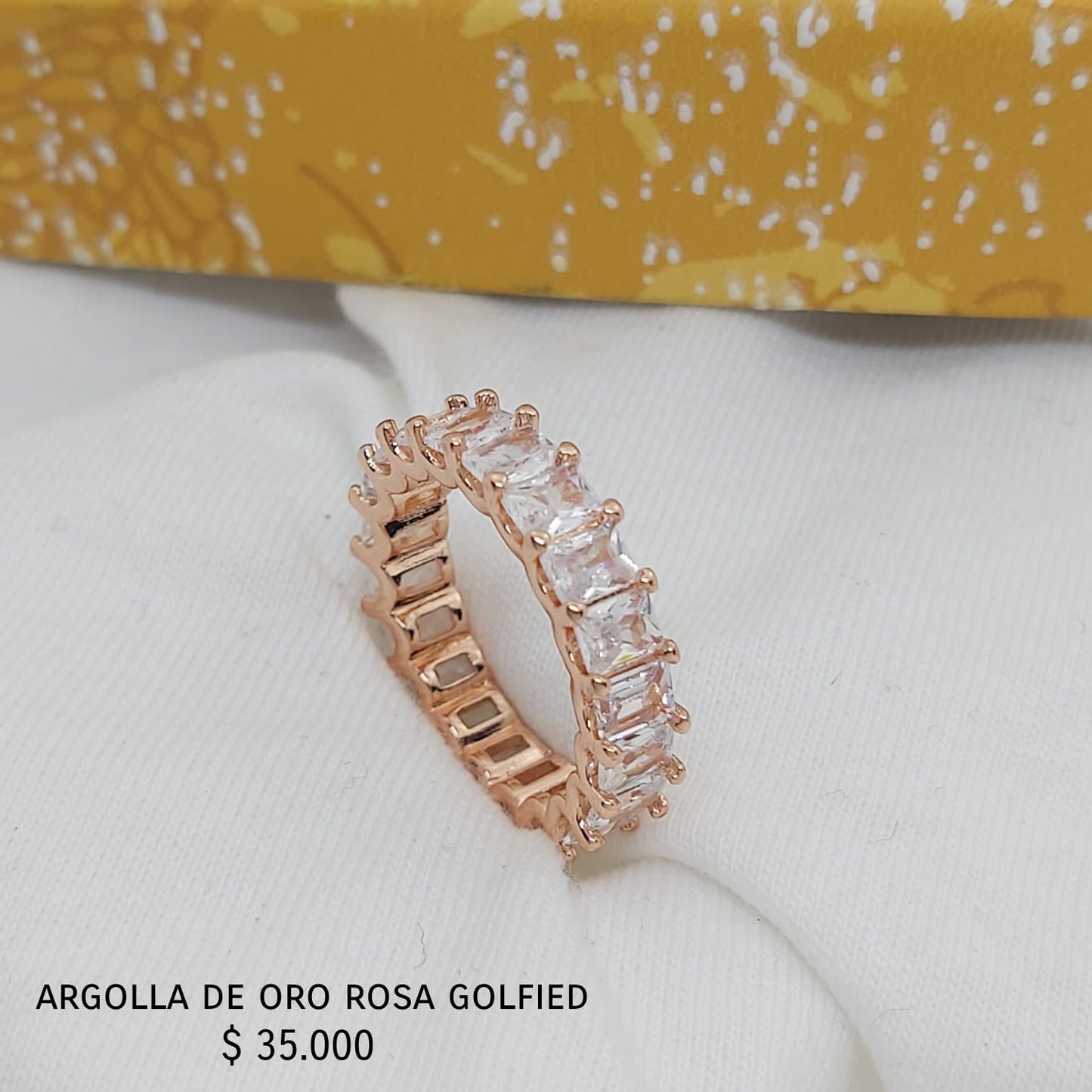 Anillo de oro golfield