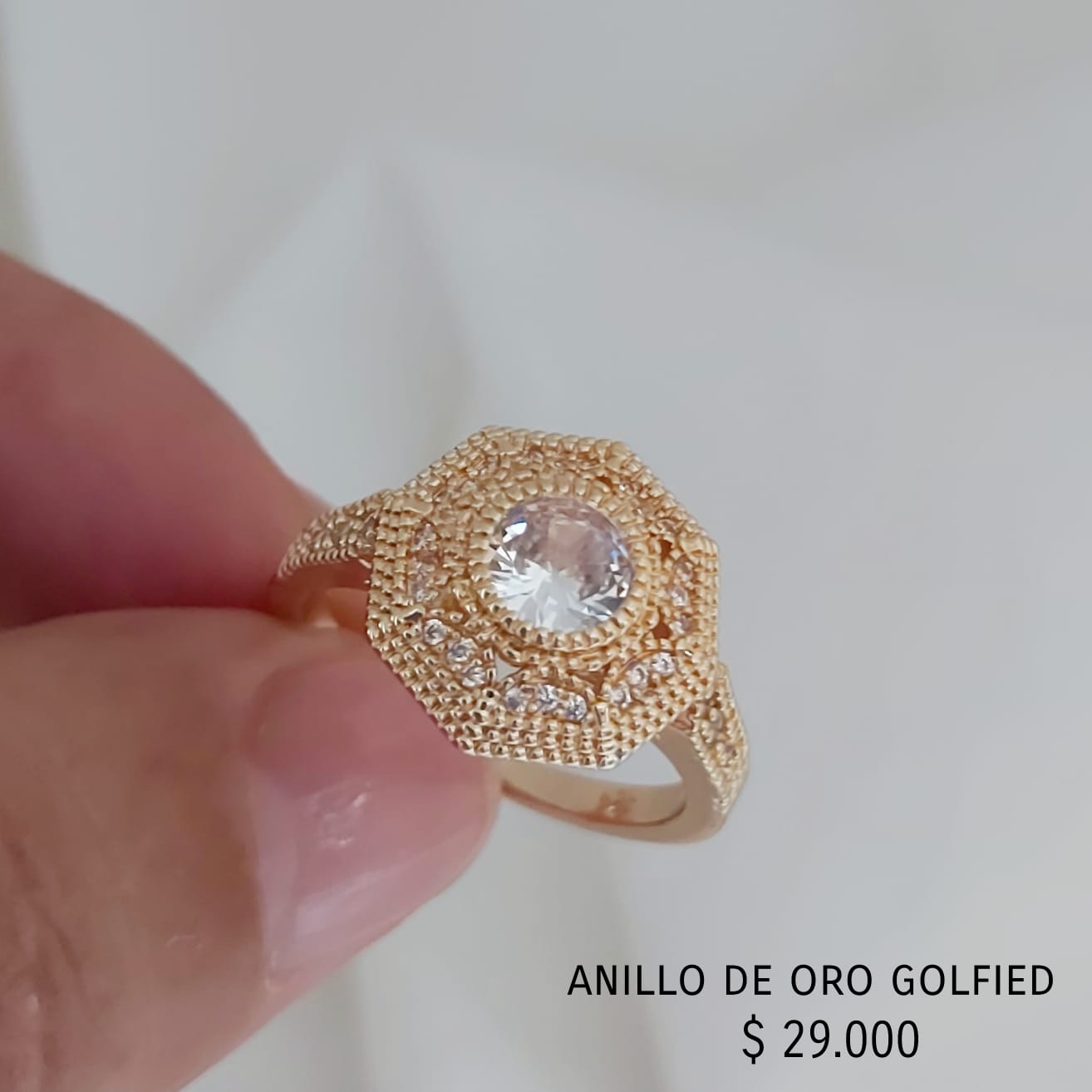 Anillo de oro golfield