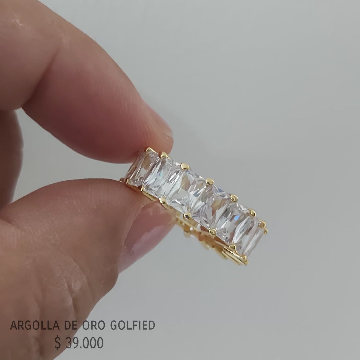 Anillo de oro golfield