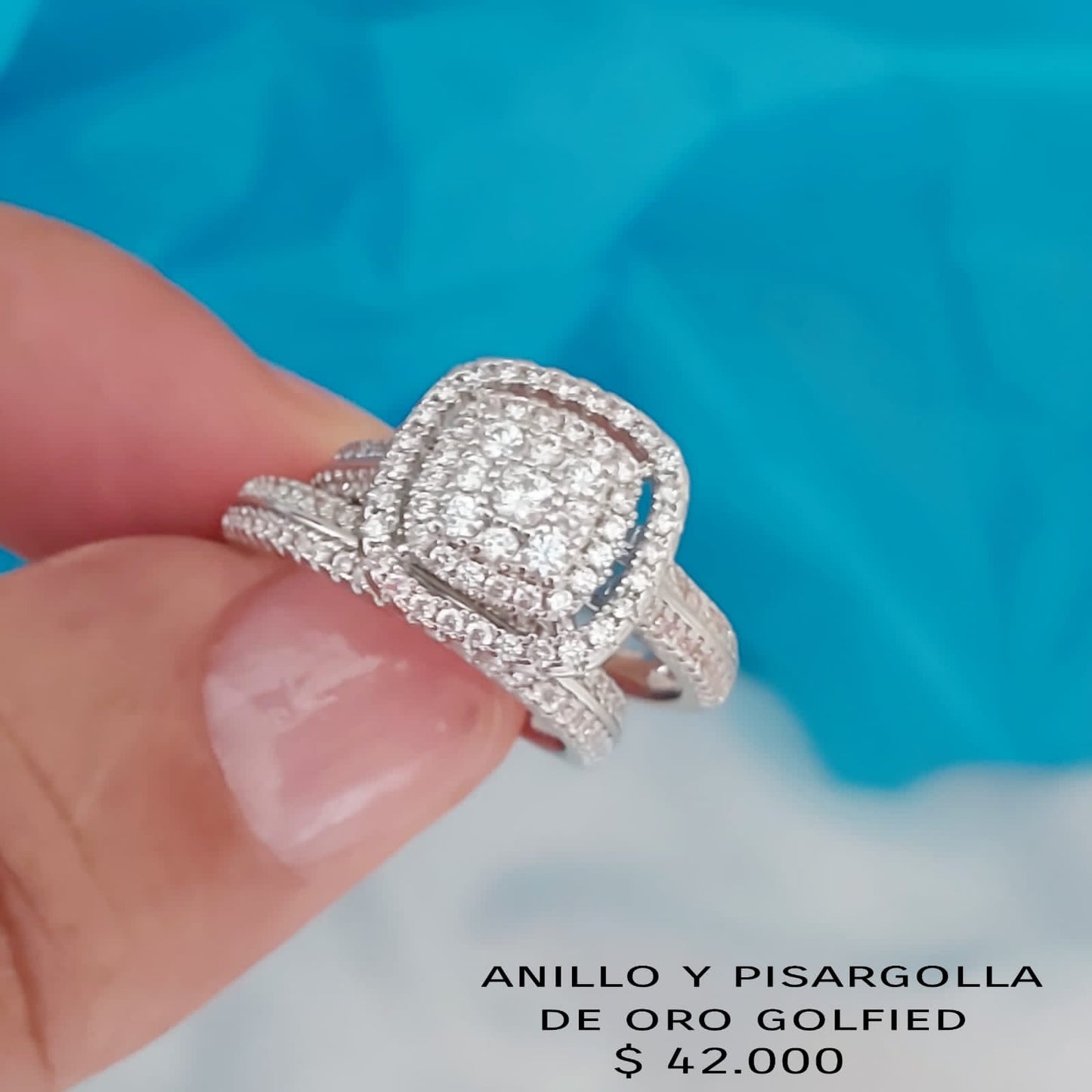 Anillo y pisargolla de oro golfied