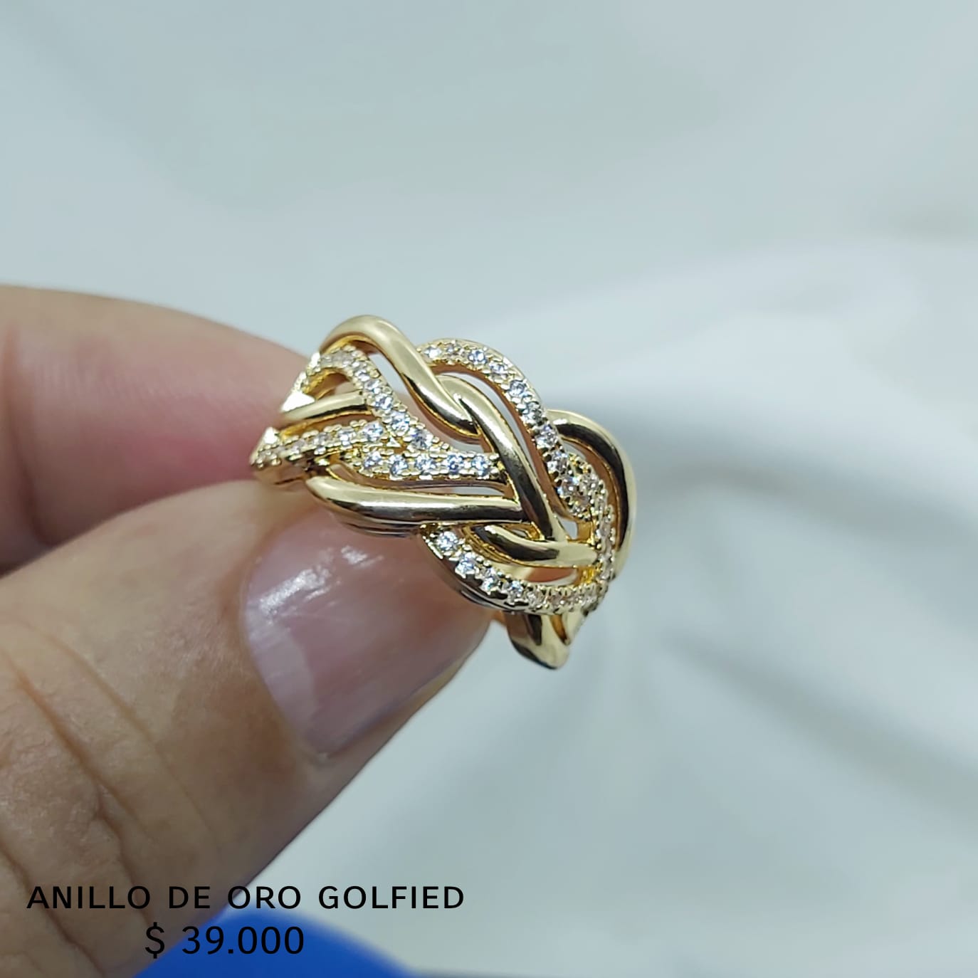 Anillo de oro golfield