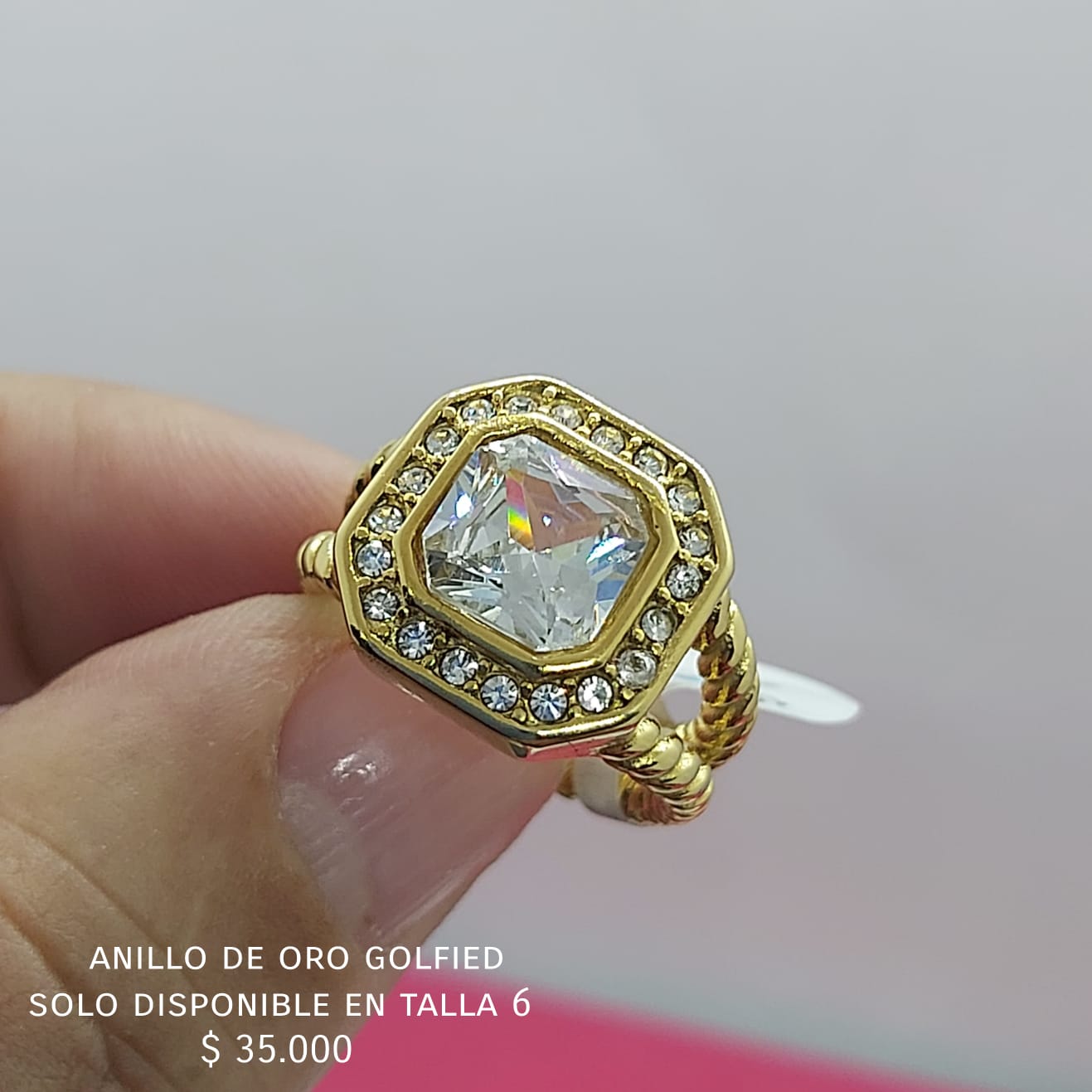 Anillo de oro golfield