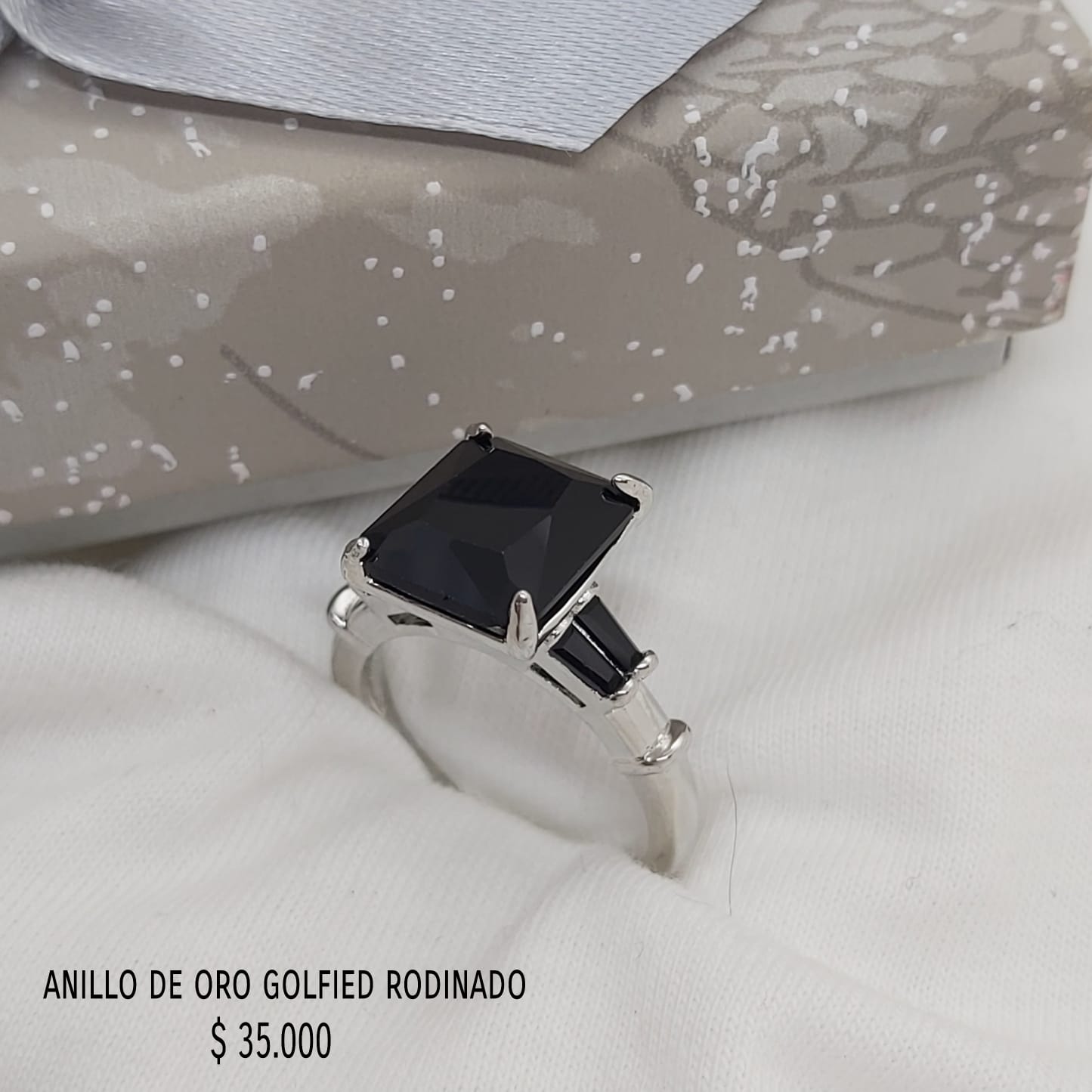 Anillo de oro golfield rodinado
