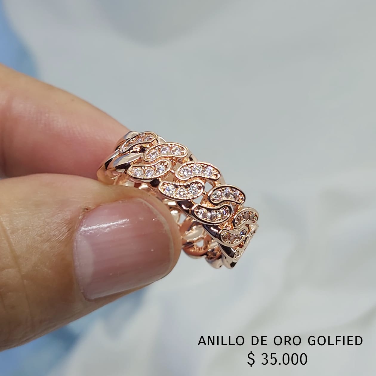 Anillo de oro golfield