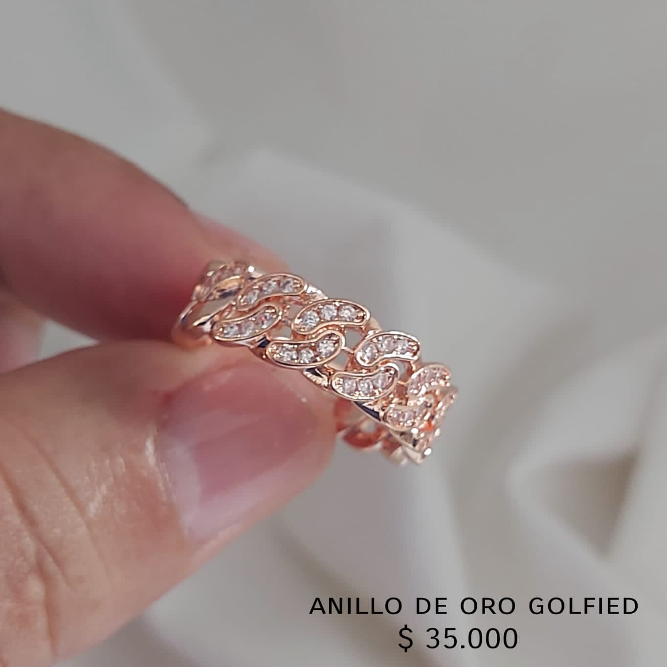 Anillo de oro golfield