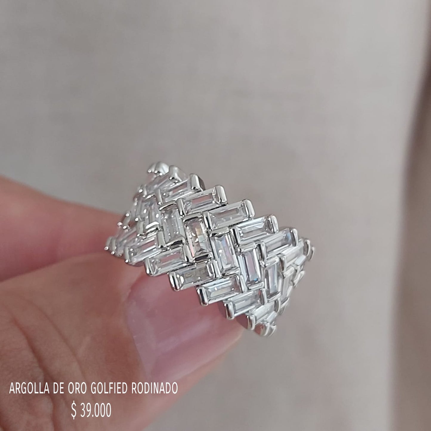 Anillo de oro golfield rodinado