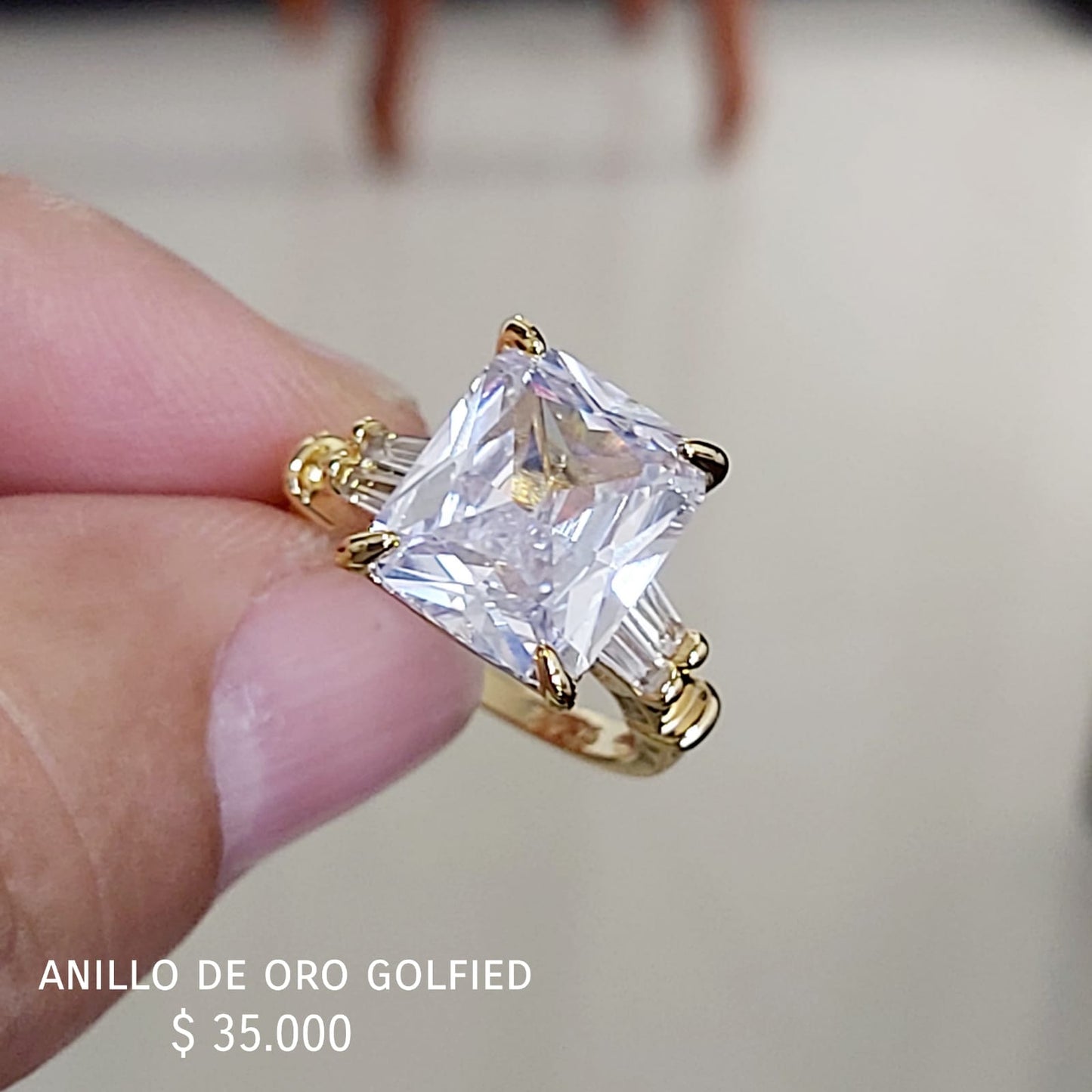 Anillo de oro golfield