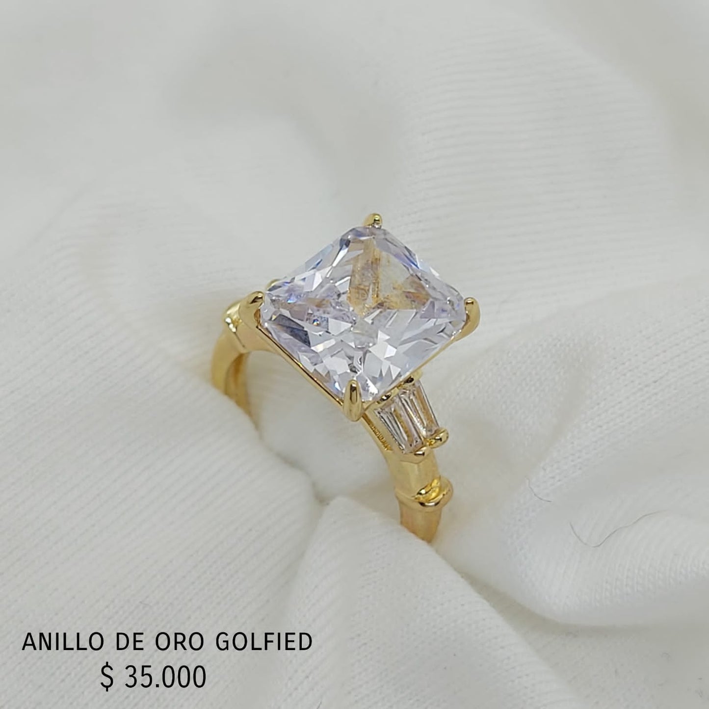 Anillo de oro golfield