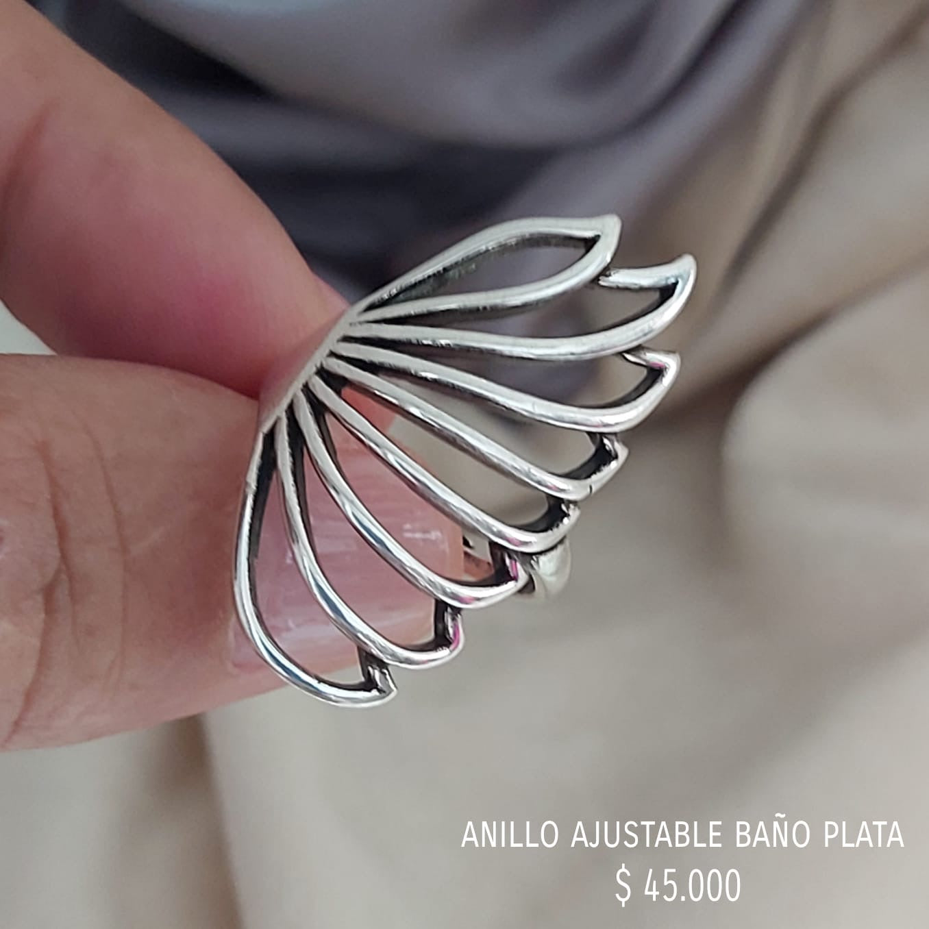 Anillo ajustable con baño plata
