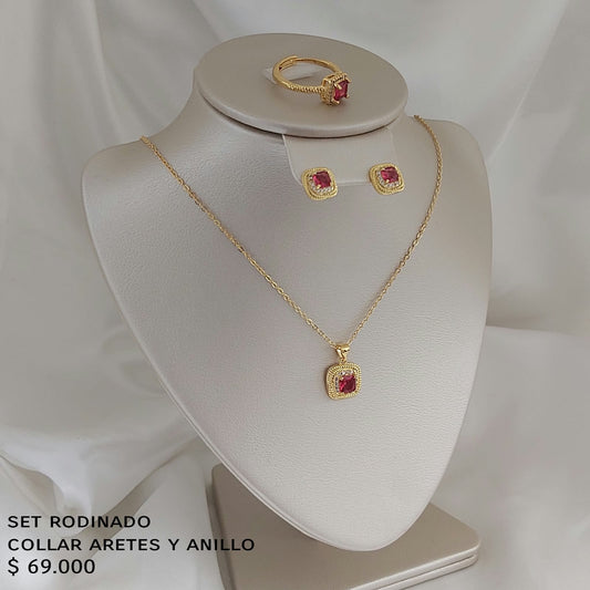 Set de collar aretes y anillo de oro golfield