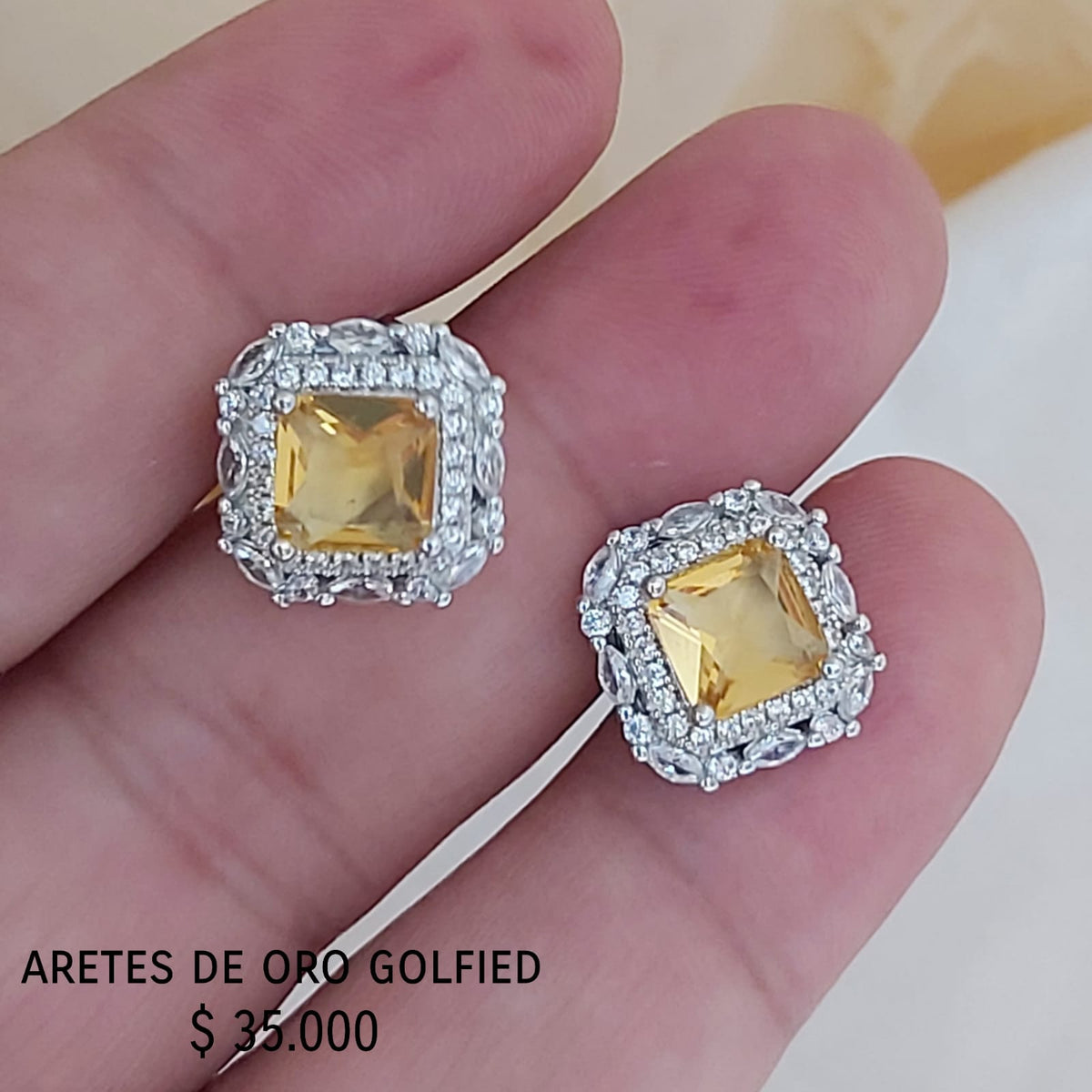Aretes de oro golfied
