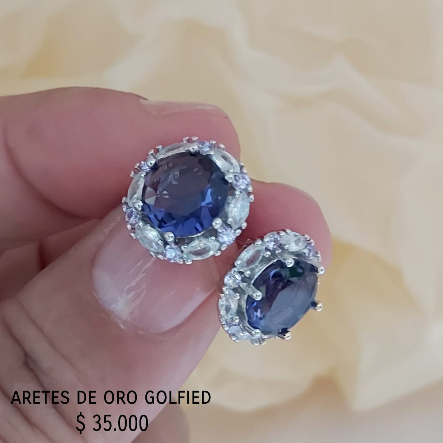 Aretes de oro golfied