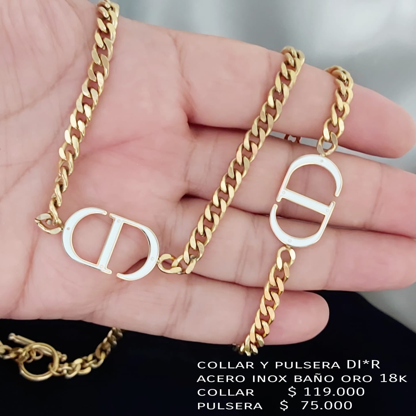 Collar DI*R acero inox baño de oro 18k