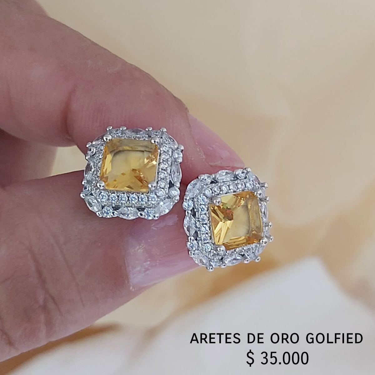 Aretes de oro golfied