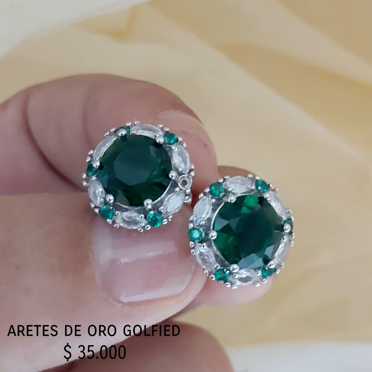 Aretes de oro golfied