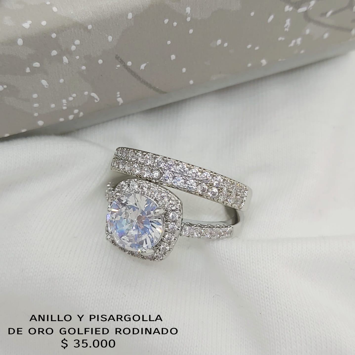 Anillo de oro golfield rodinado