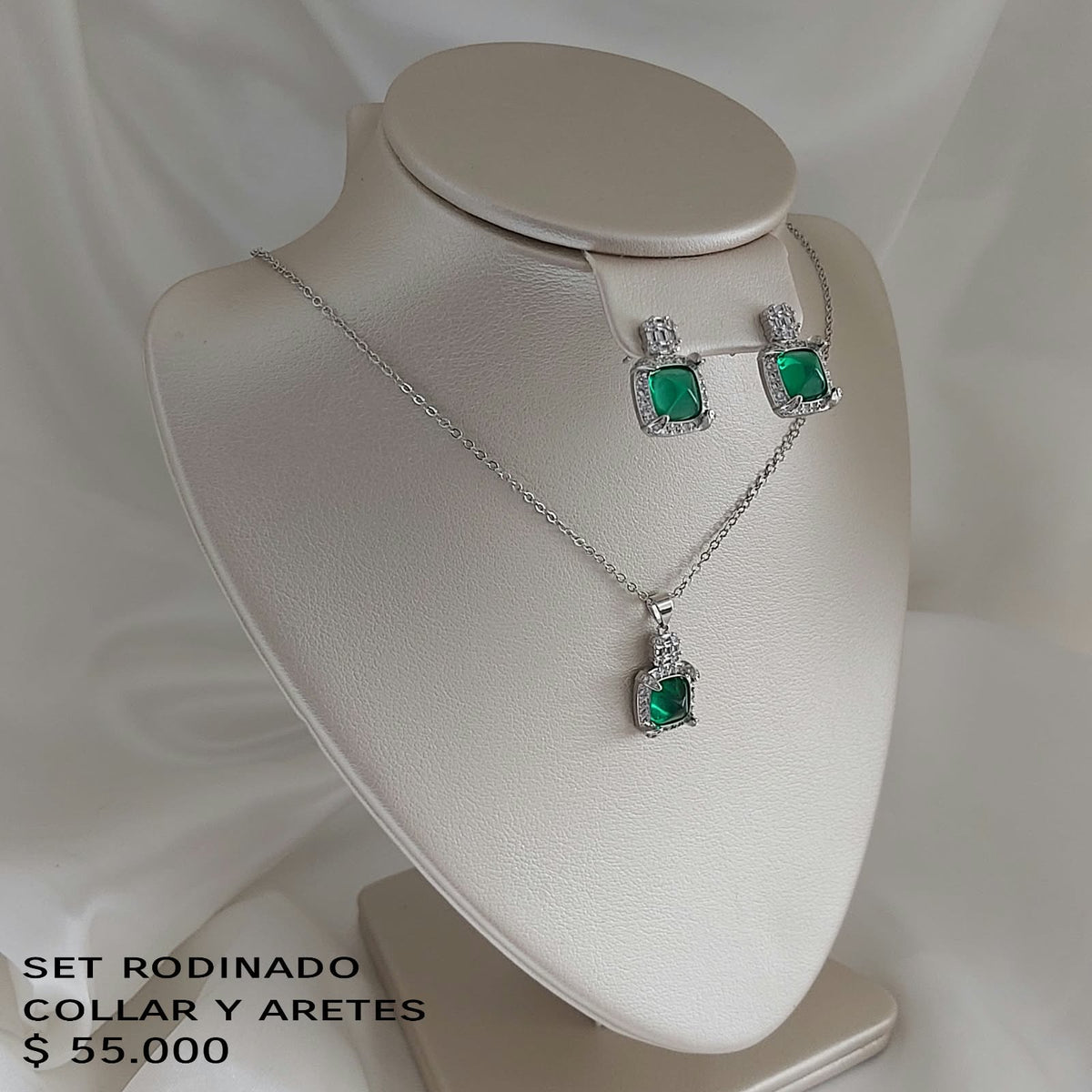 Set de collar y aretes de oro golfield