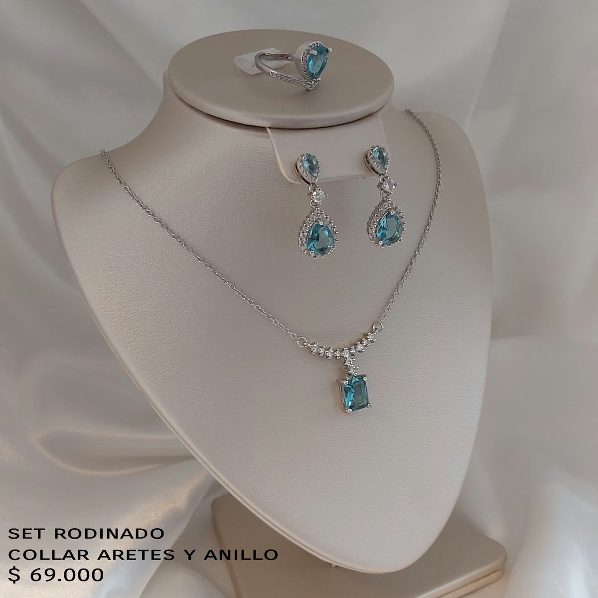 Set de collar aretes y anillo de oro golfield