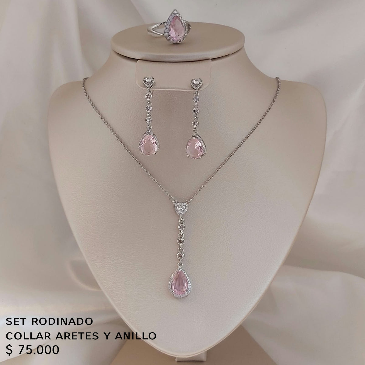 Set de collar aretes y anillo de oro golfield