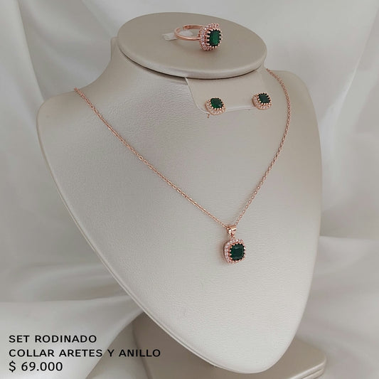 Set de collar aretes y anillo de oro golfield