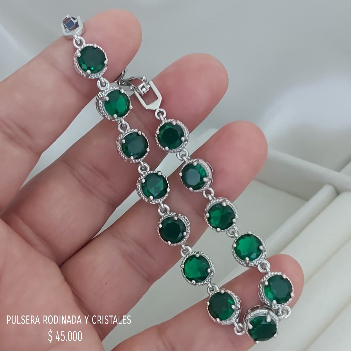 Pulsera y cristales rodinada