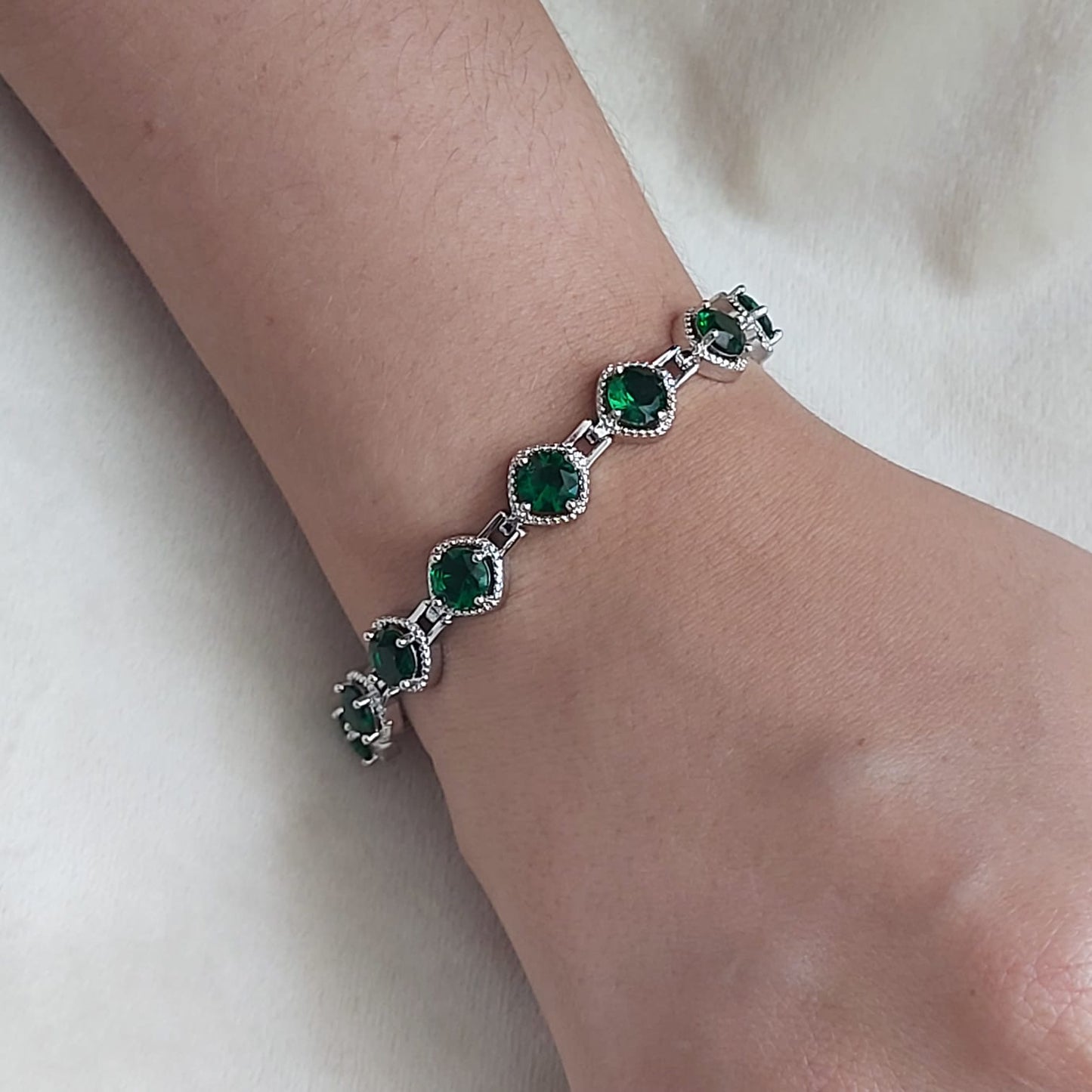 Pulsera y cristales rodinada
