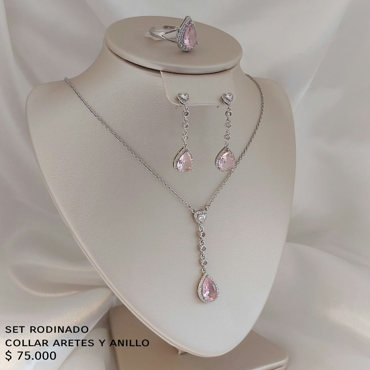 Set de collar aretes y anillo de oro golfield