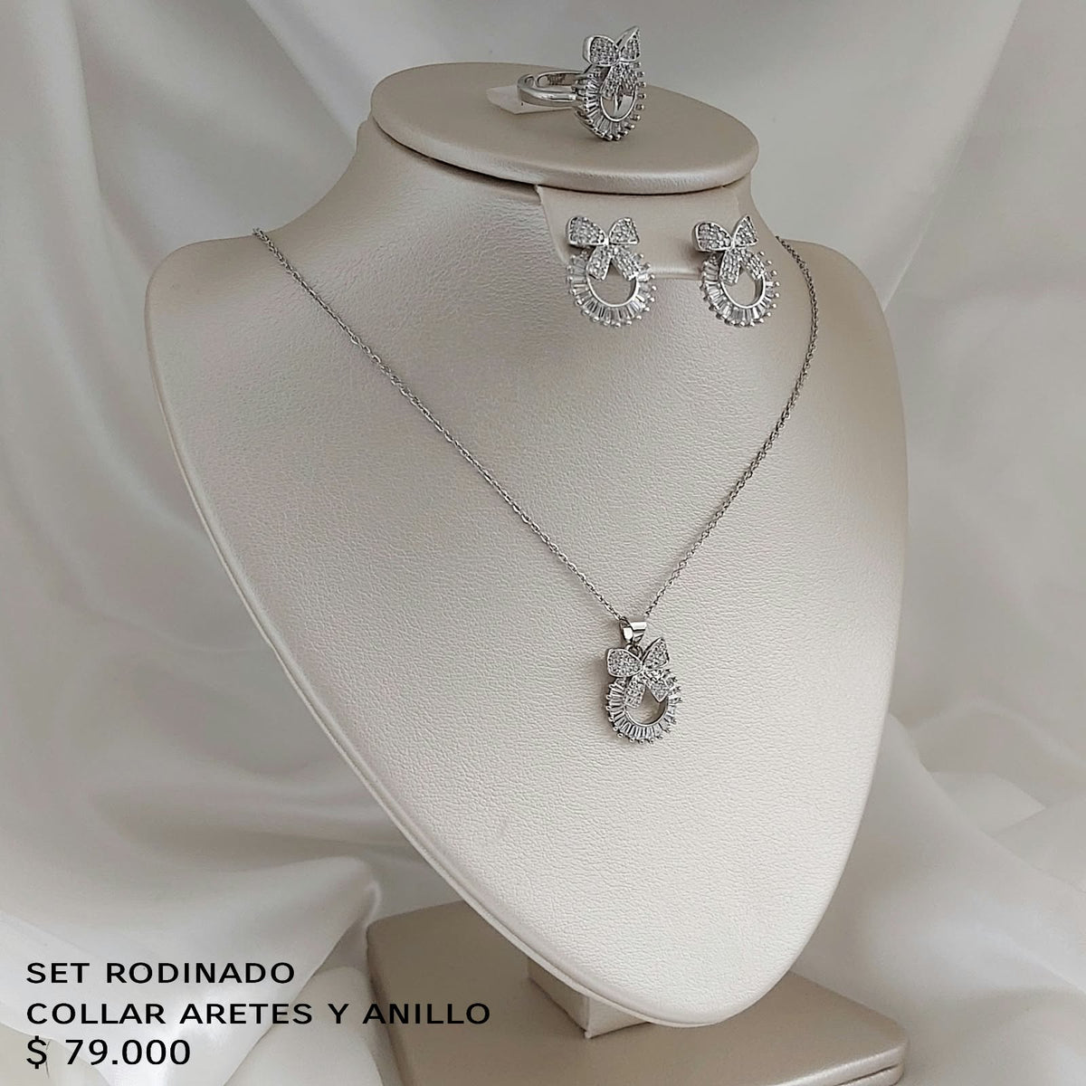 Set de collar aretes y anillo de oro golfield