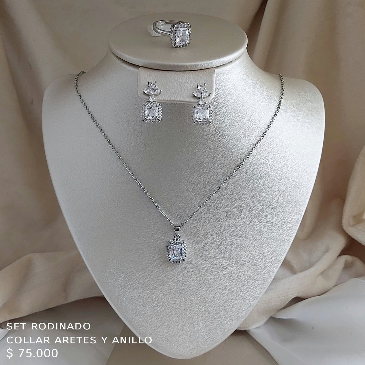 Set de collar aretes y anillo de oro golfield