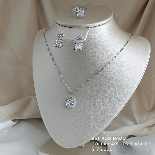 Set de collar aretes y anillo de oro golfield