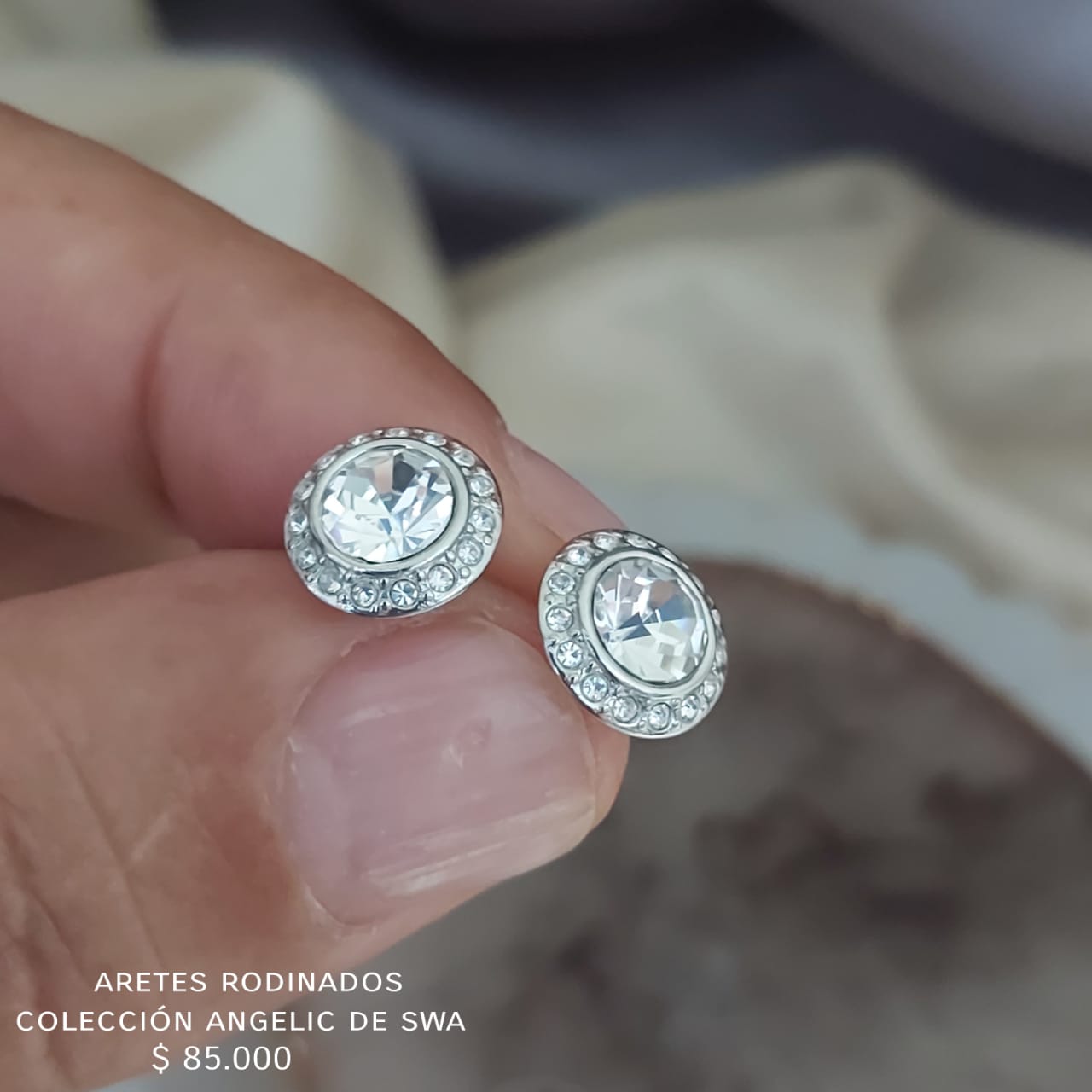 Aretes rodinados y cristales Swa (plateados)