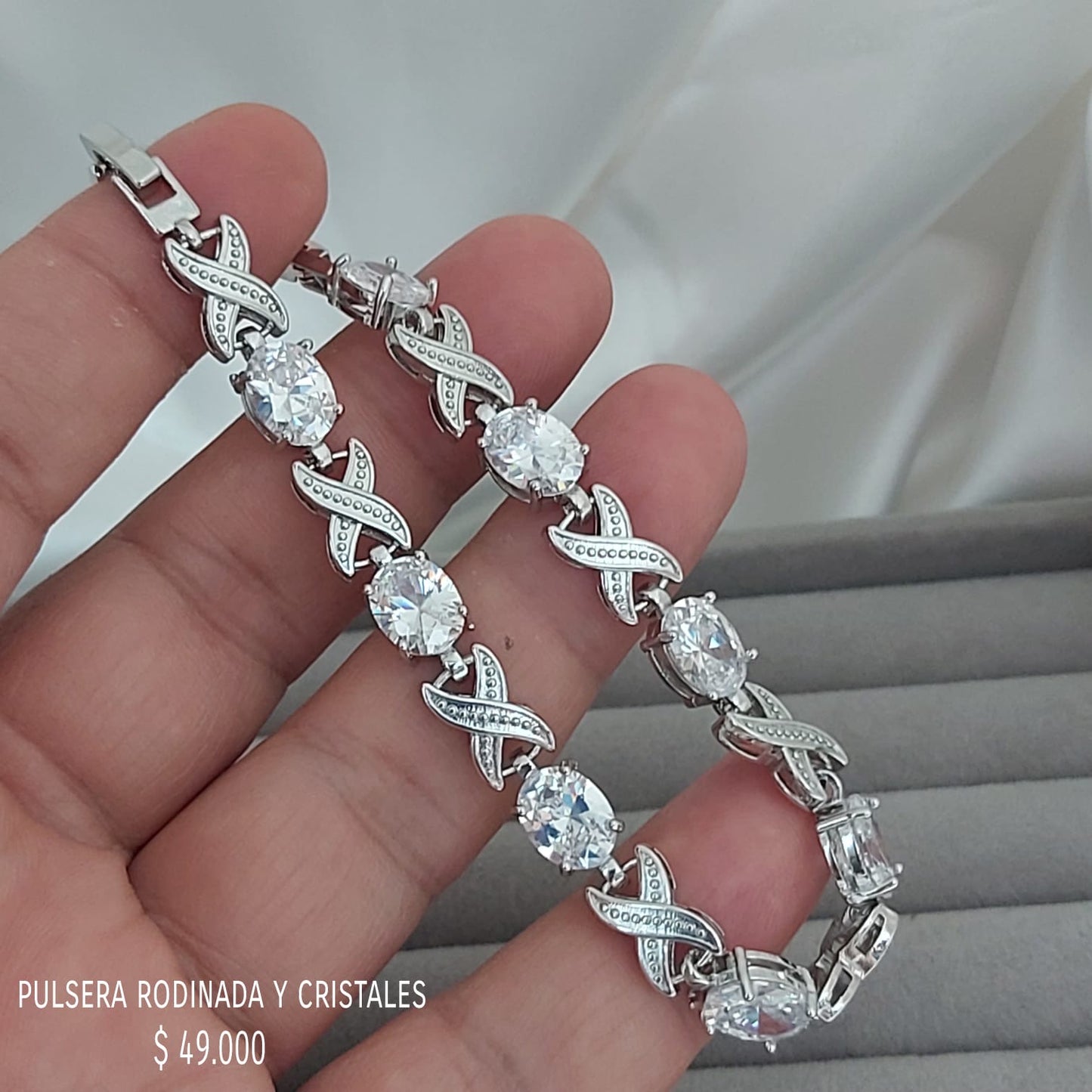 Pulsera y cristales rodinada