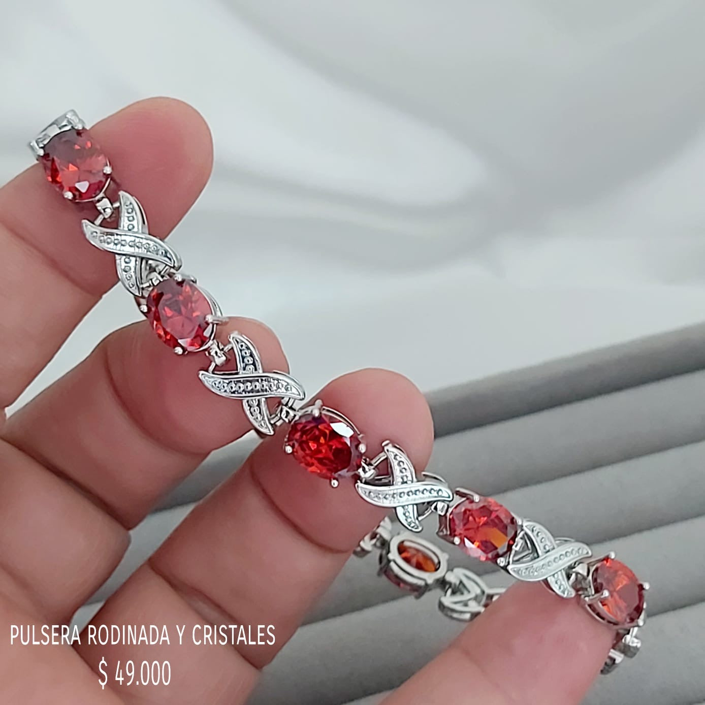 Pulsera y cristales rodinada